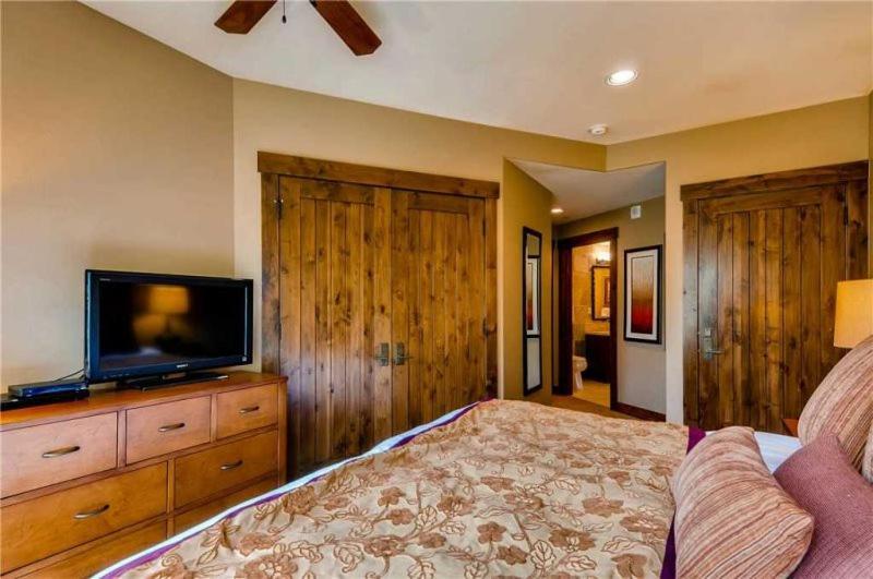 Mountain View Haven: Luxury 2BR Steps from Main Street Apartment Breckenridge Exterior photo